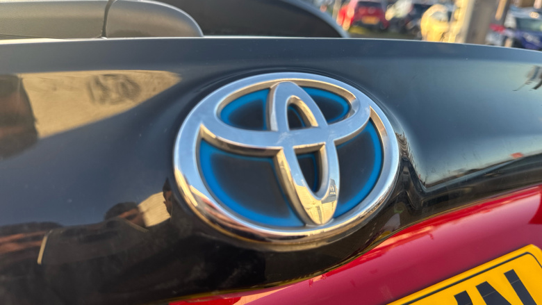 Toyota Yaris 1.5 Hybrid Design 5dr CVT Hybrid Hatchback